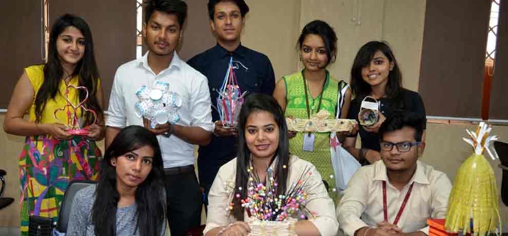 students made things from waste material in greater noida