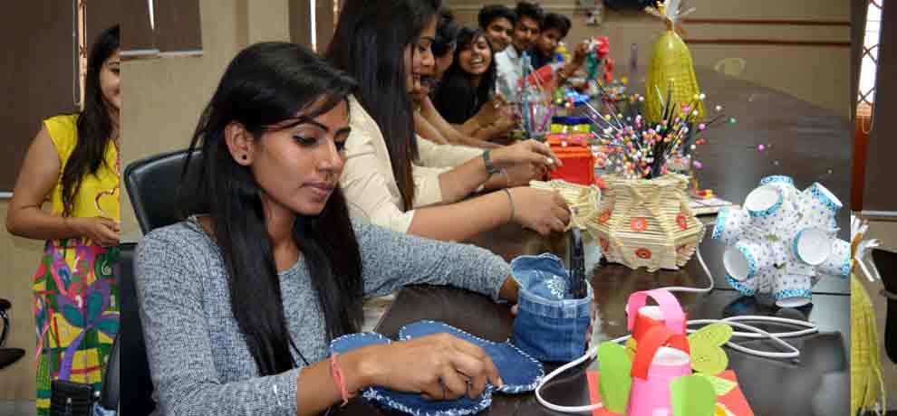 students made things from waste material in greater noida