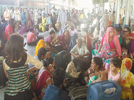 Trains passing through Kanpur-Manikpur
