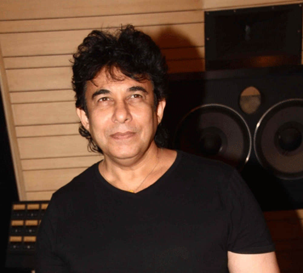 Deepak Tijori's Wife Throws Him Out Of Home He Discovers That She Is Not His Wife!