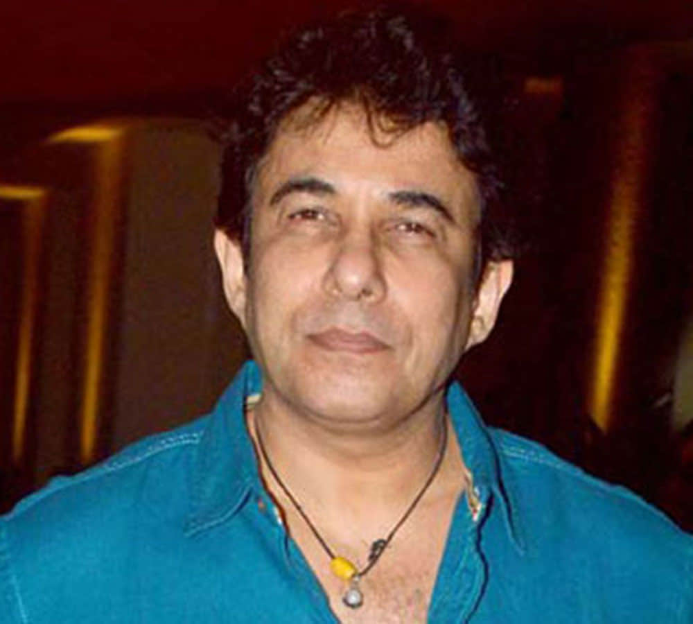 Deepak Tijori's Wife Throws Him Out Of Home He Discovers That She Is Not His Wife!