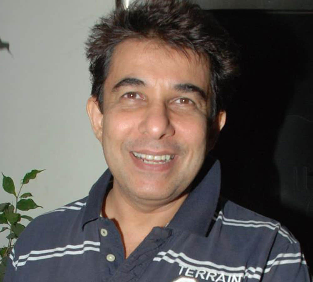 Deepak Tijori's Wife Throws Him Out Of Home He Discovers That She Is Not His Wife!