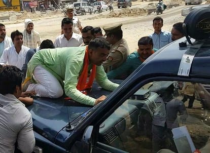 Attempt to beat Maulana Masood Madani, who came to the cell in Deoband, ruckus