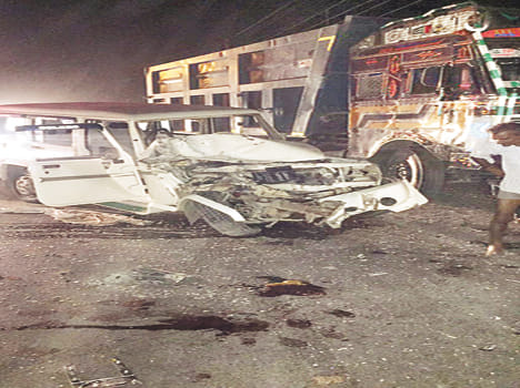Driver dies in truck and Bolero clash