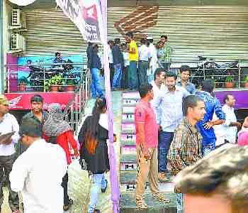 400 vehicles sold in two days in the district