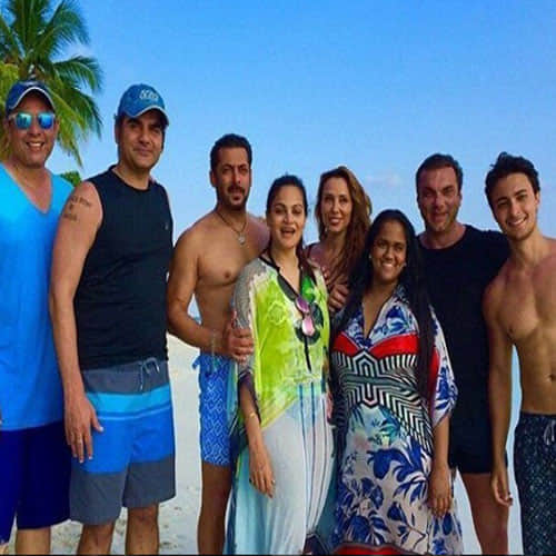 Salman Khan & family Celebrated Nephew Ahil Sharma's Birthday In Maldives