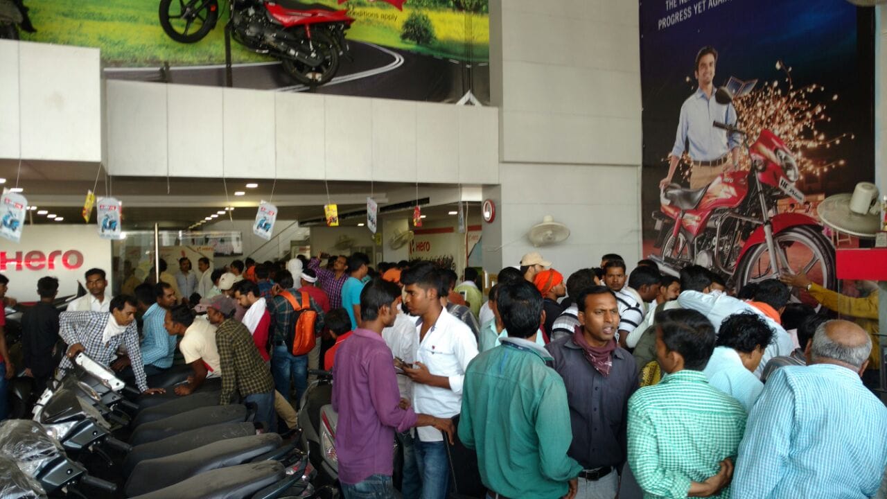  Bumper Discount On Bike, Scooty and Car In Varanasi