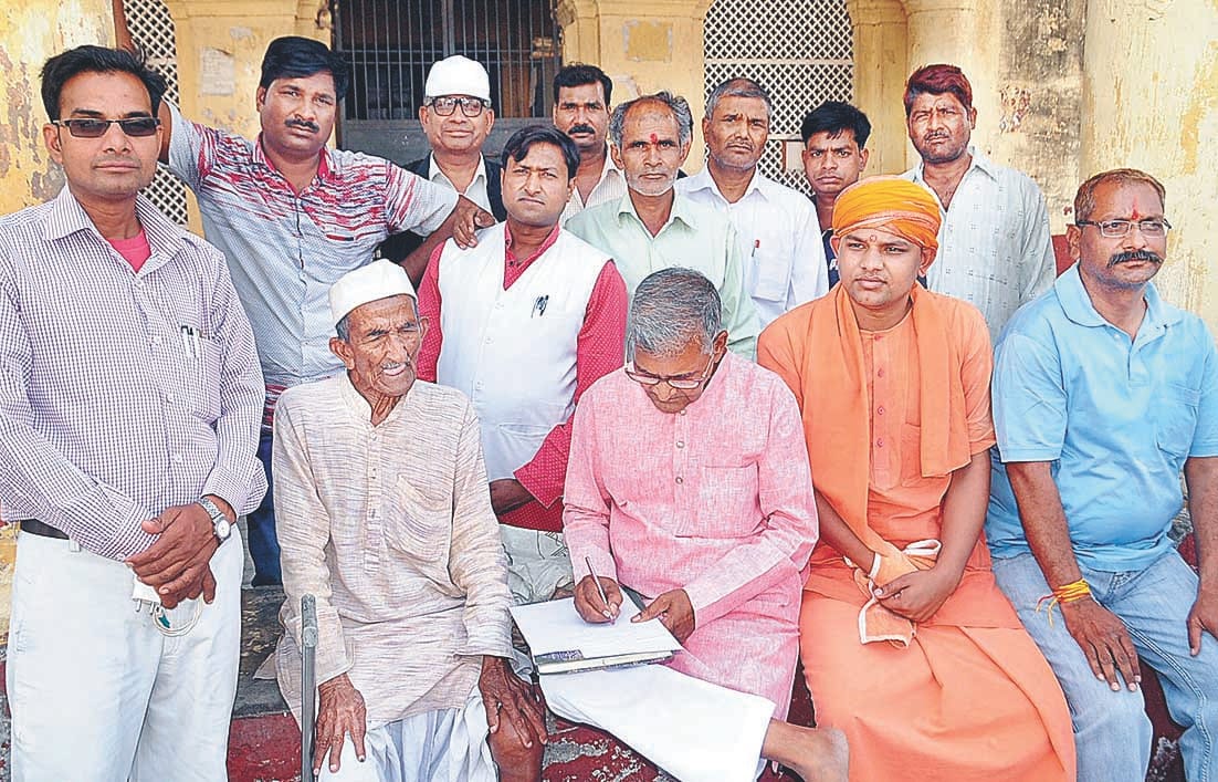 police misbehave with chimmanlal jain