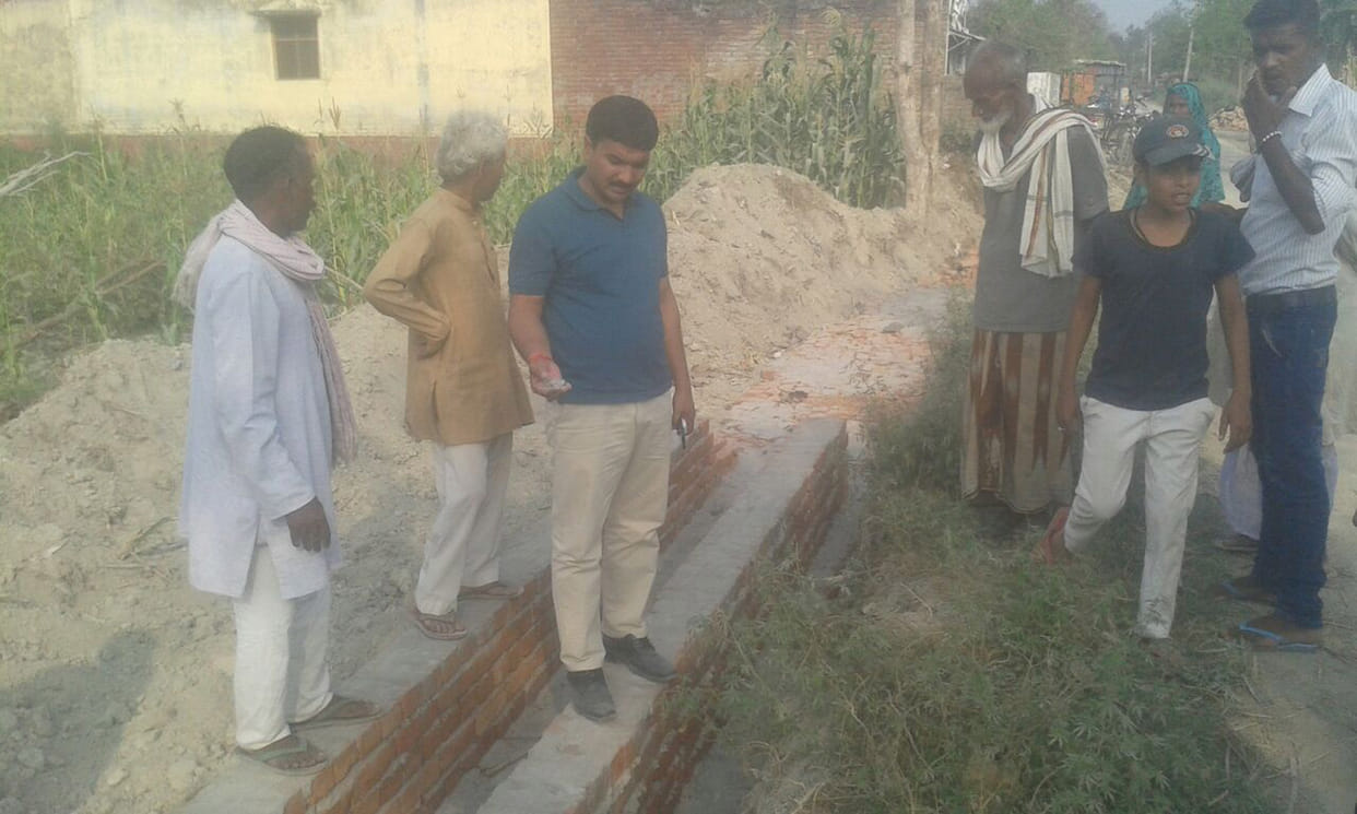 gram panchayat members stopped construction
