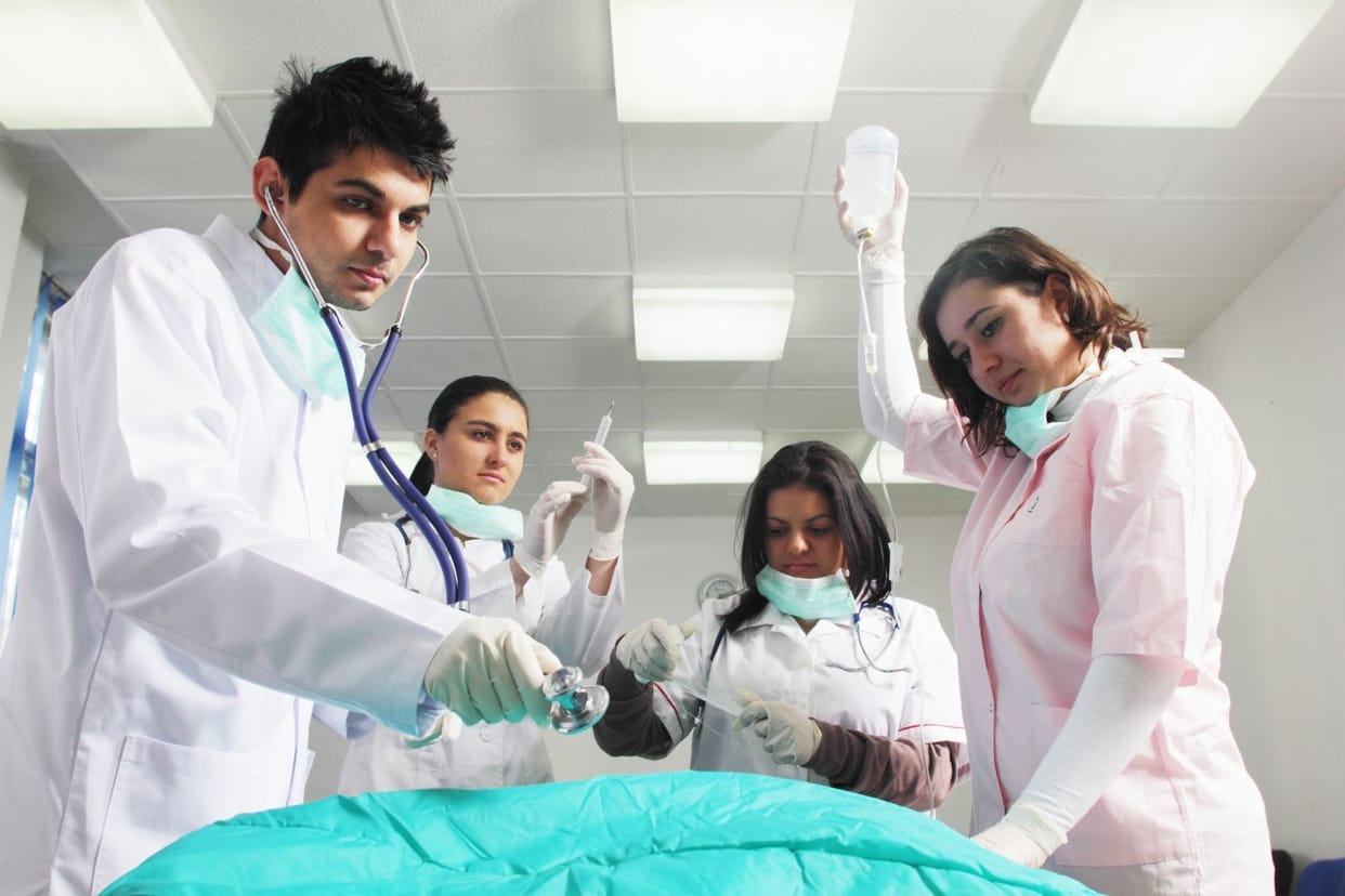Supreme Court Extends Age For Neet Over 25 Years, Forms can Be Filled til 5th April