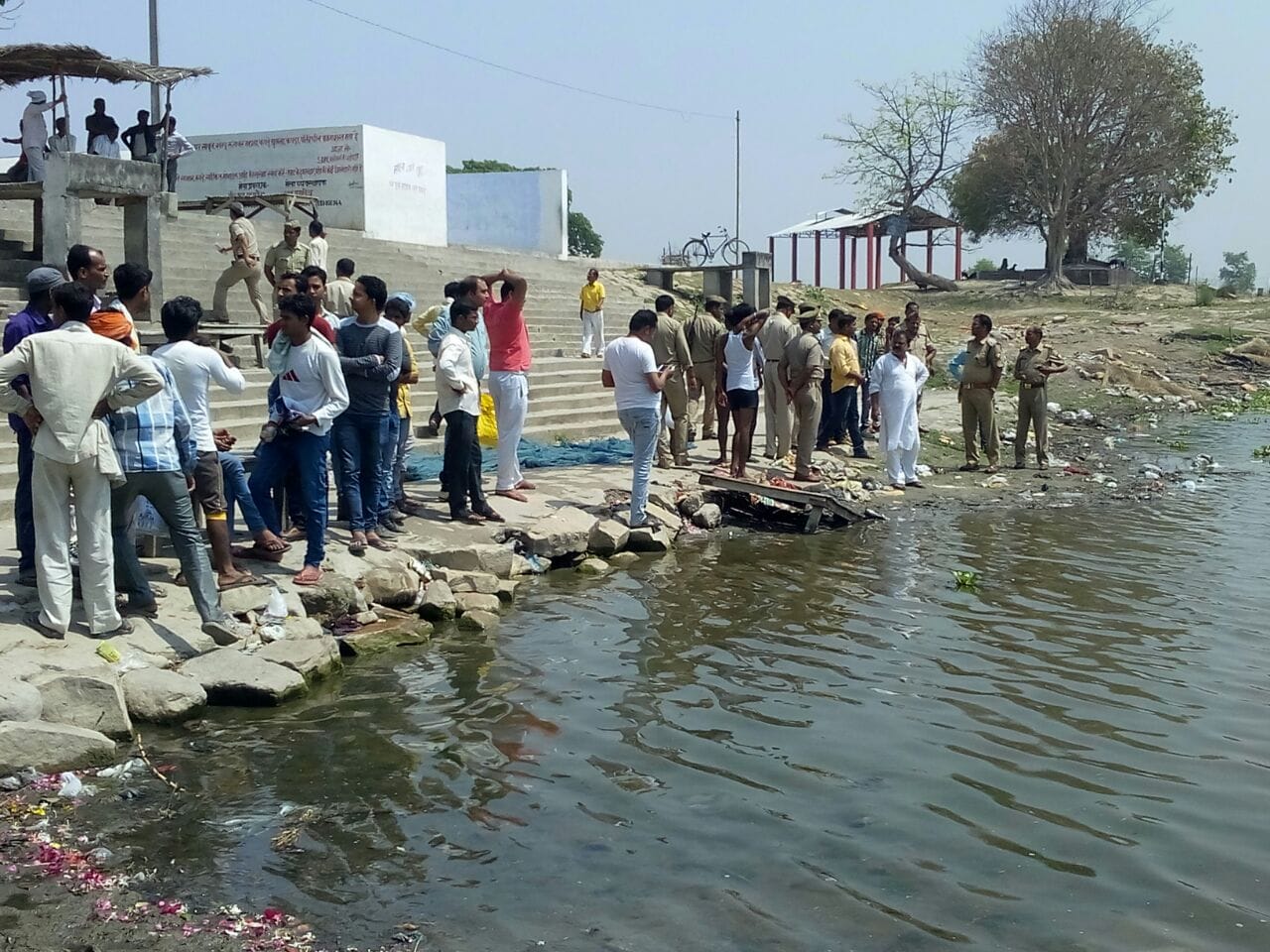 nursing students died in saryu river in gonda