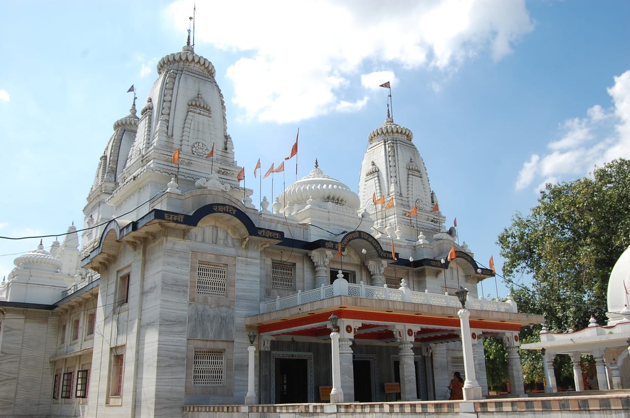 CM divides the resposibilities for gorakhnath temple