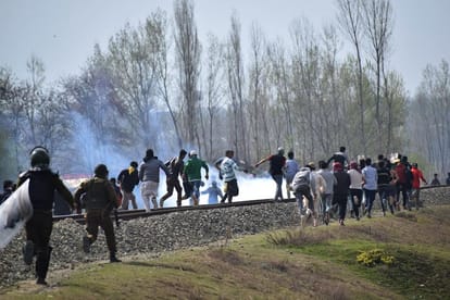 Hizbul commander arrested in kashmir valley