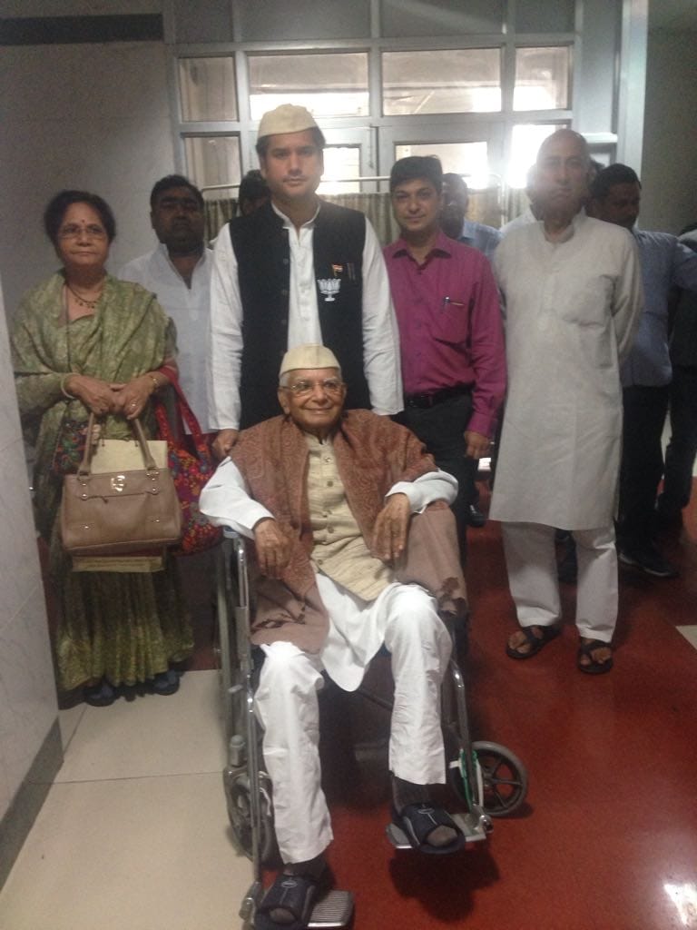 ND tiwari discharged from hospital.