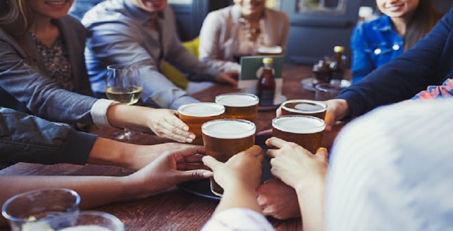 Maharashtra Governemnt issues orders bars, hotels & pubs can remain open on the night of 31
