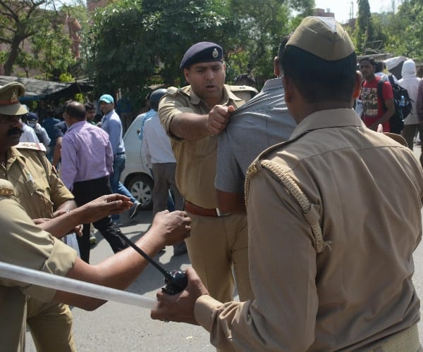  Ruckus in front of RBI in Lucknow.
