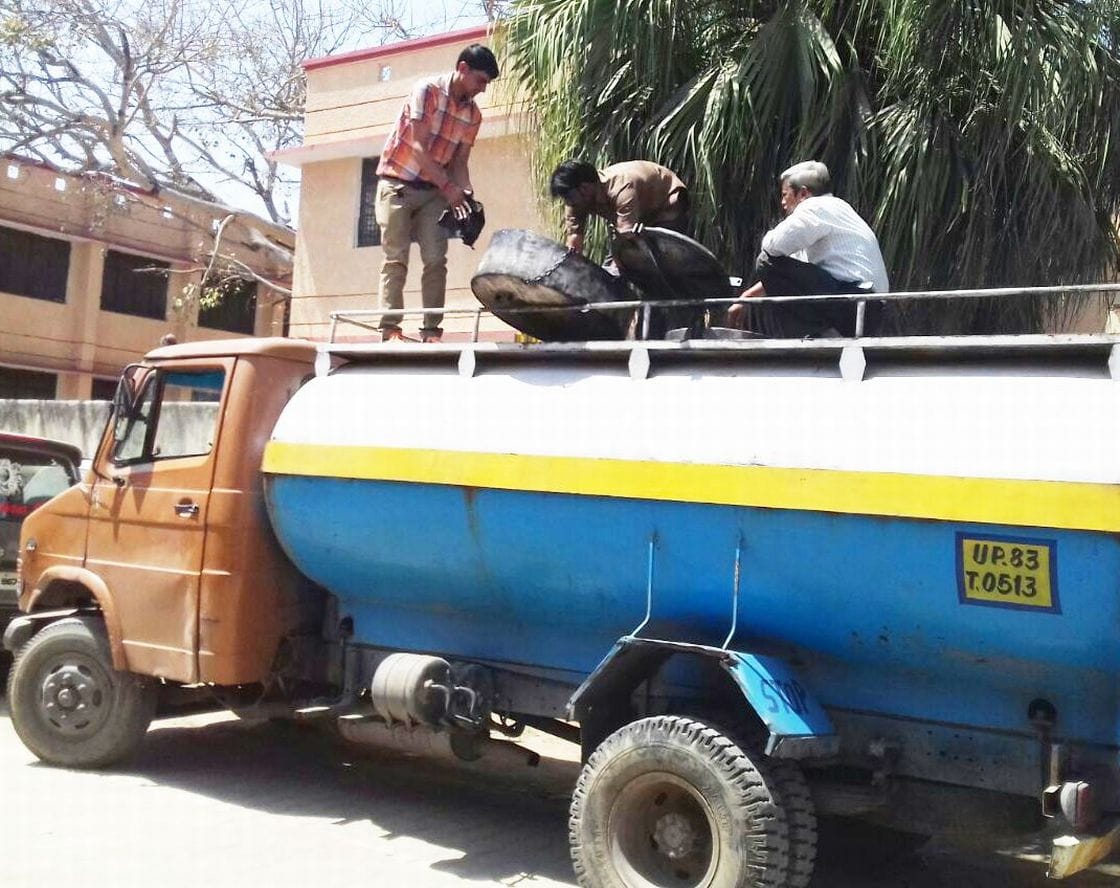 Due to adulteration, the tanker of the country ghee caught