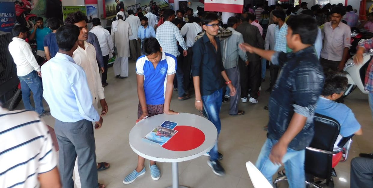 subah se hee lagee shoroomon par bheed bikeen 1000 baiken