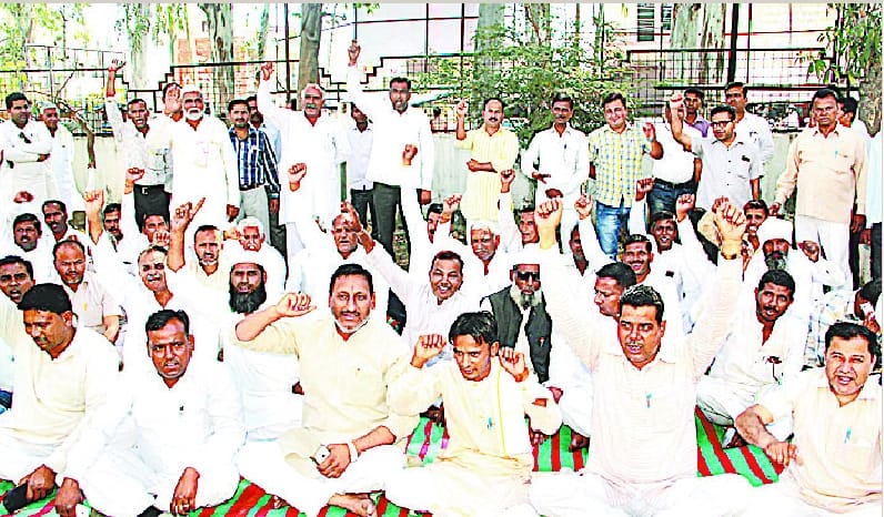 Dumping on Vikas Bhavan against Chief Development Officer