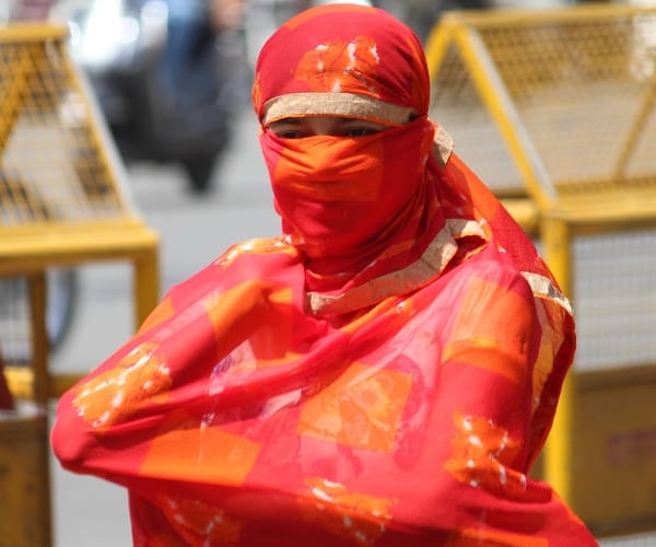 agra was the hottest city on tuesday after Mercury 44.8 degree 