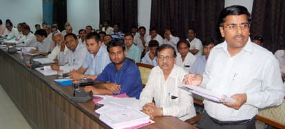 Minister of State Suresh Rana took meeting of officials, given strict instructions