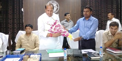Minister of State Suresh Rana took meeting of officials, given strict instructions