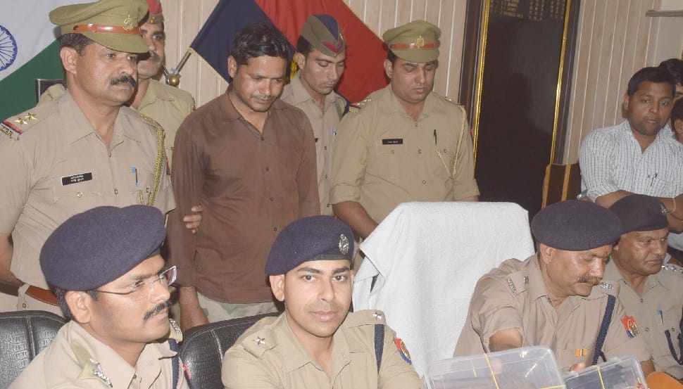 Illegal weapons dealer 'headmaster', recovered so much