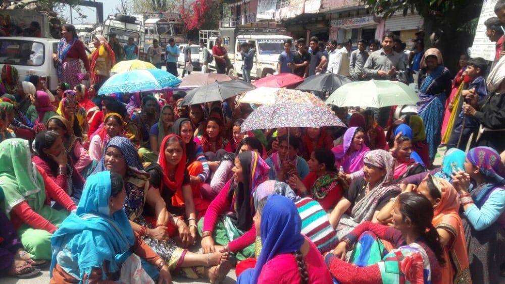 Women's protest against liquor shops