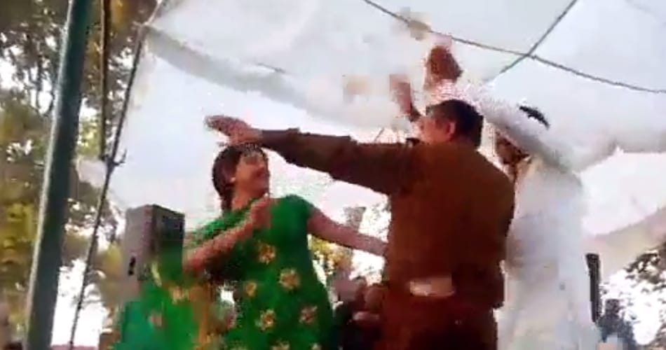 haryana police constable Obscene dance with dancers at jind jail