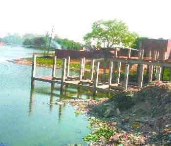 Occupying government land, platted plots