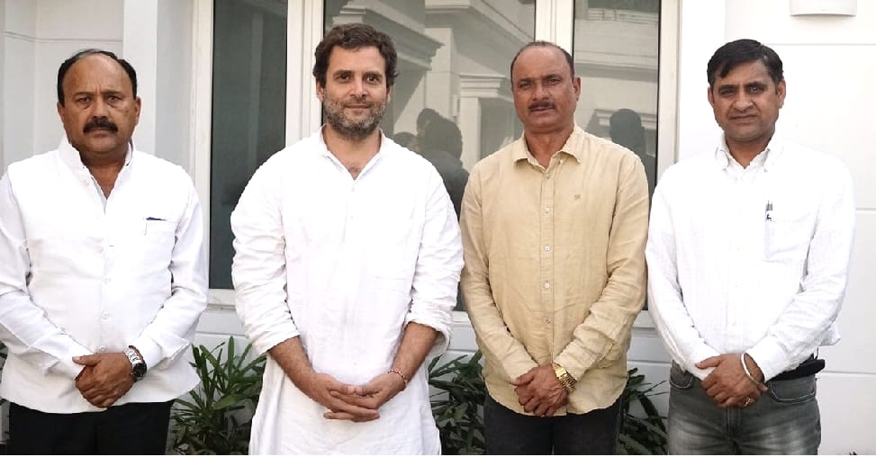 Himachal Independent MLA Meets Rahul Gandhi at New Delhi.