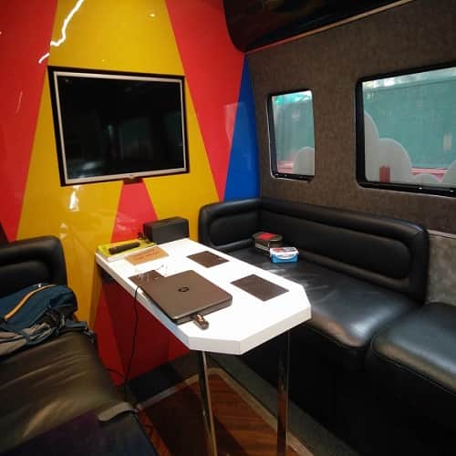 an unique office which comes to your home