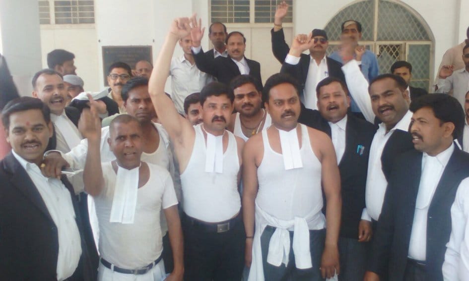 Lawyers take out shirts