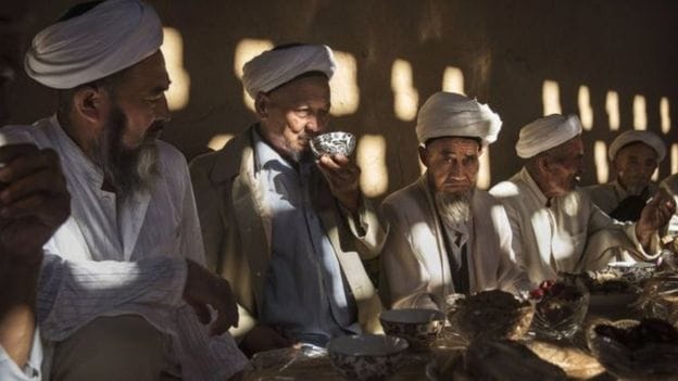 Ban on 'long beard' of Weigar Muslims in China