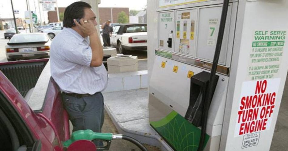 bike catches fire in petrol pump during use mobile phone