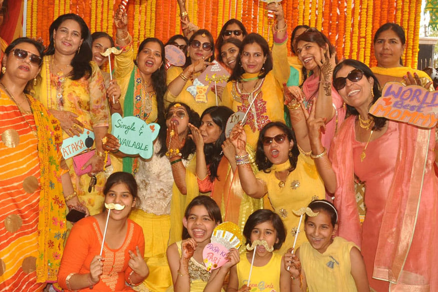 Olympic medallist Sakshi Malik to marry wrestler Satyawart Kadian