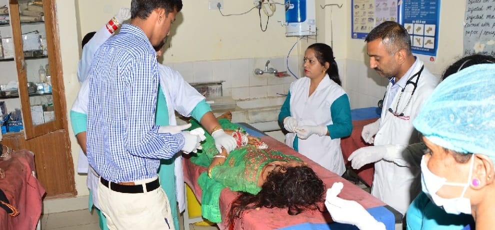 truck accident in una 2 died 20 injured