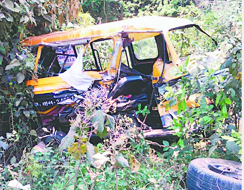 20 people injured in a road accident 