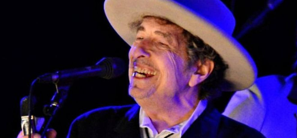 finally pop singer Bob Dylan collects his Nobel prize 