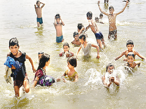 Most hot air, mercury crosses 44