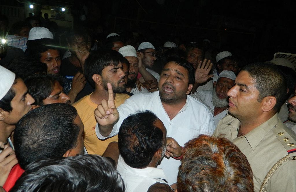 Sugarcane farmers stepped out, State Highway Jam2