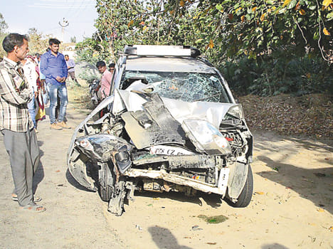 Bus and car collision, death of one