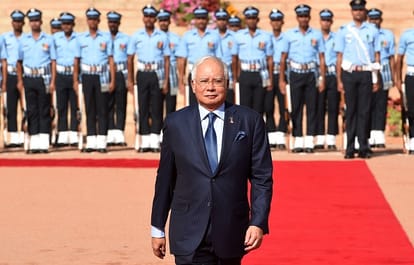 India, Malaysia vow to strengthen strategic ties, India-Malaysia call for respect of navigation laws