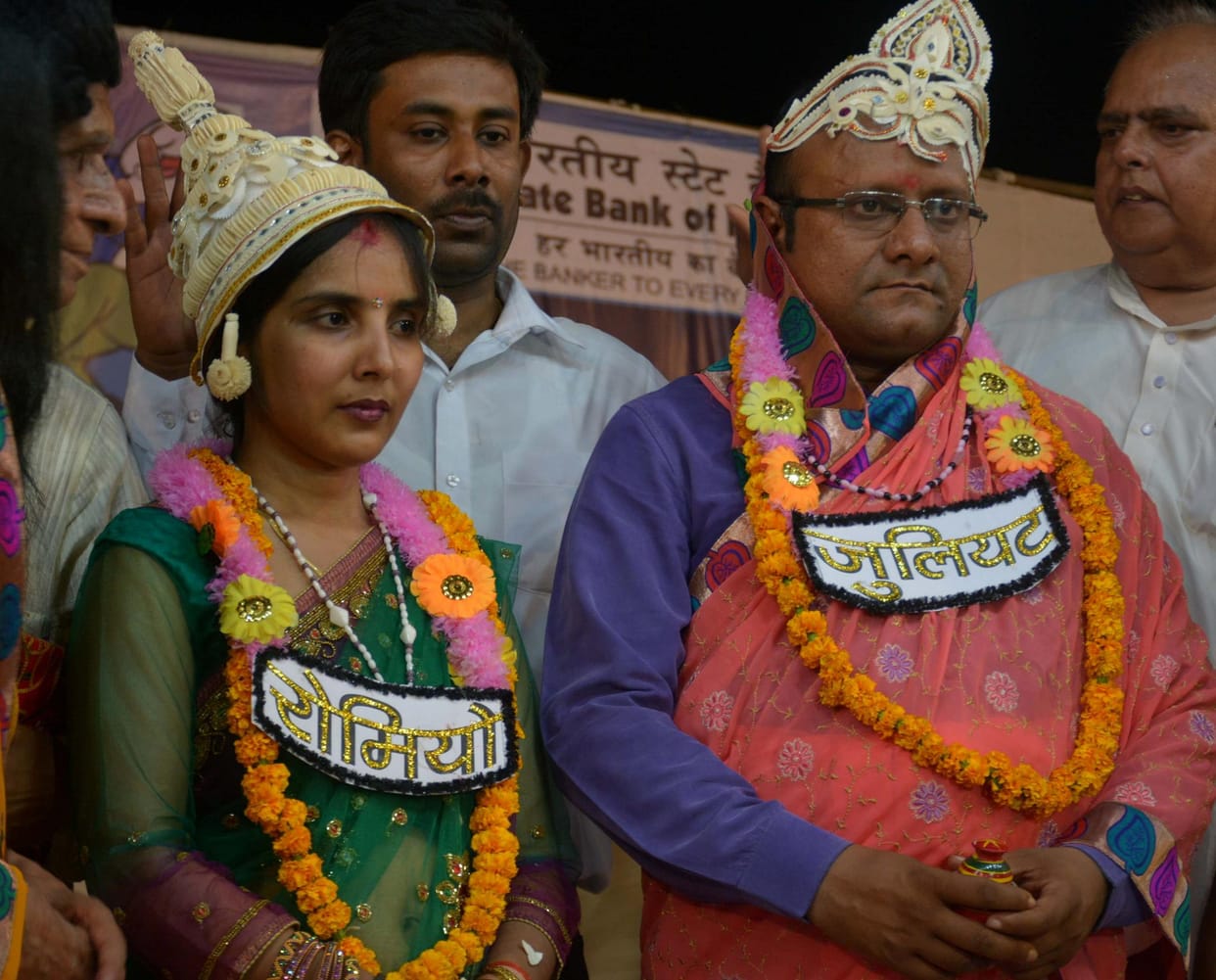 Maha Murkh Mela in Varanasi, Male Purohit has made man's marriage to men