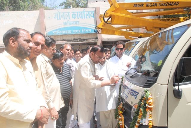 Maintenance of street lights will be done by private companies, machines purchased by corporation