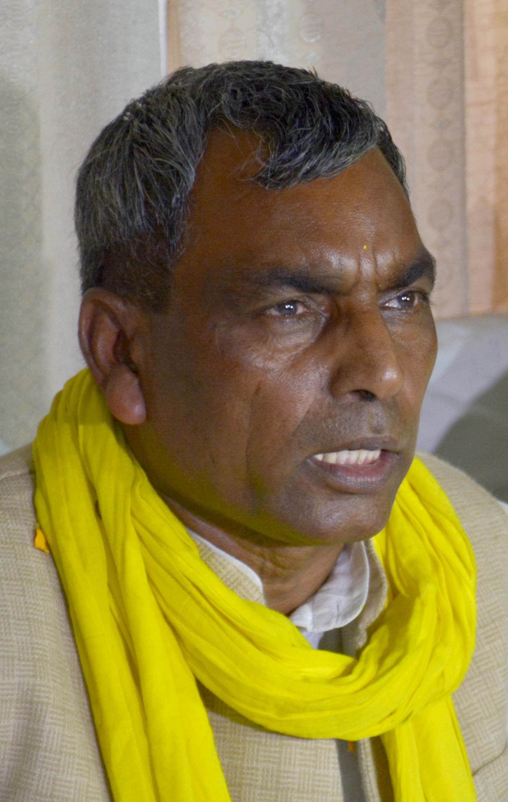minister om prakash rajbhar cancle his strike against yogi government