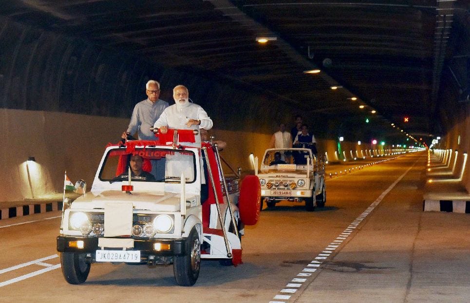 PM modi on ride to chinani nashri tunnel