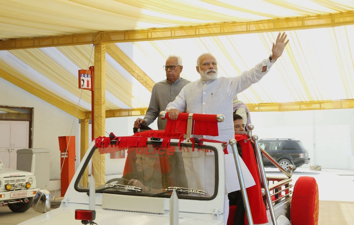 PM modi on ride to chinani nashri tunnel