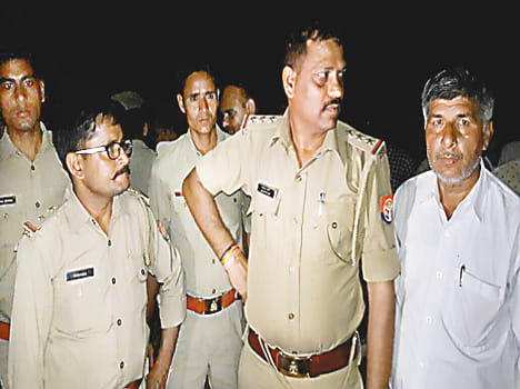 Petrol on contractor and police team in protest against liquor shops