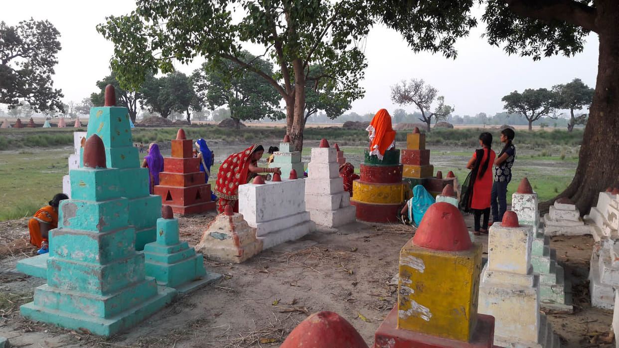 Varee women of Chaiti Chhatha presented a sunken sun